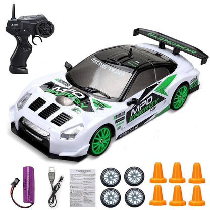 Carrinho de Drift e de Corrida com Controle Remoto (+4 Pneus e 6 Cones Extras) - Loja Marviva
